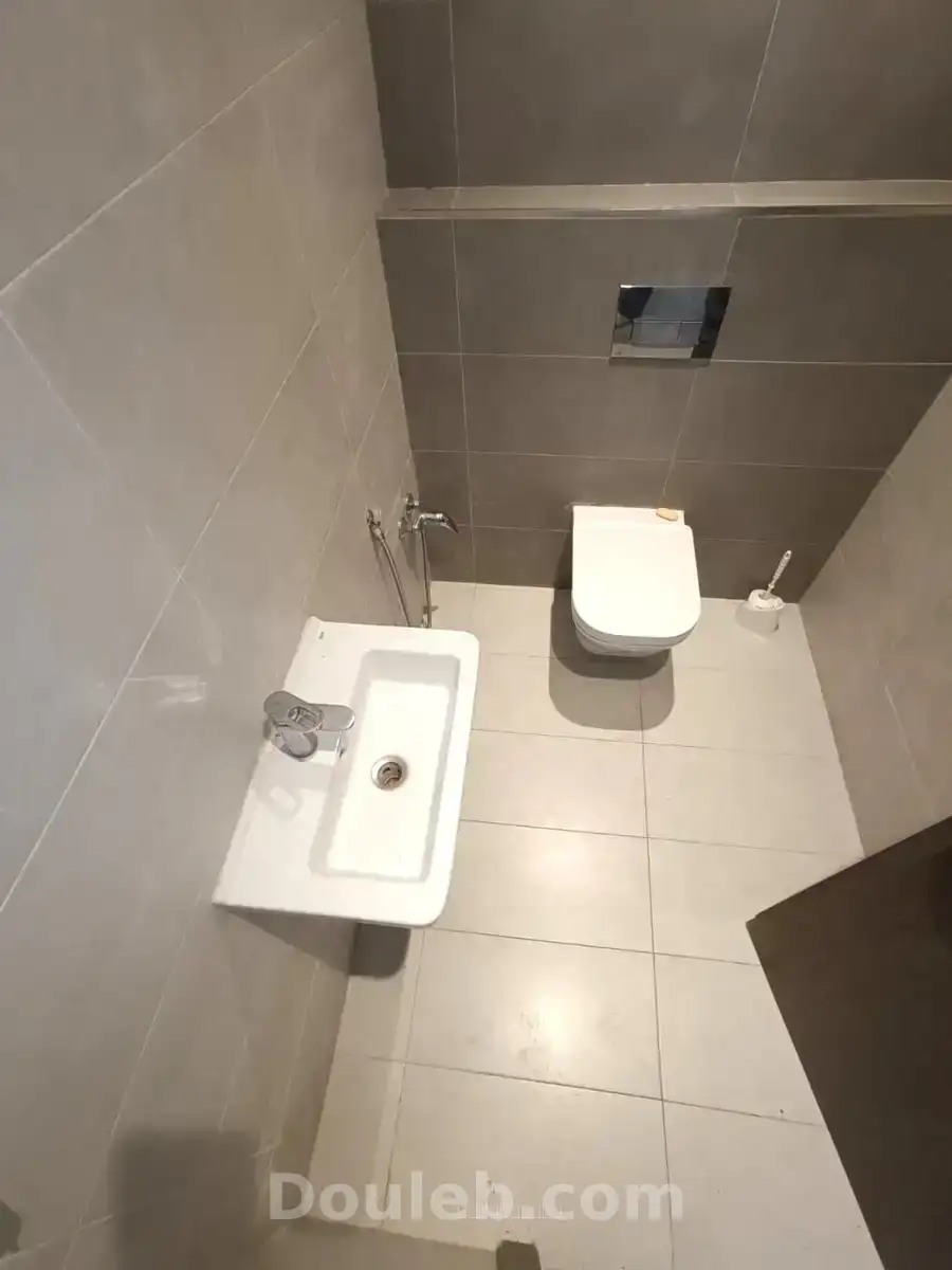 Un bureau de 35m2 au lac 2 - Miniature 2