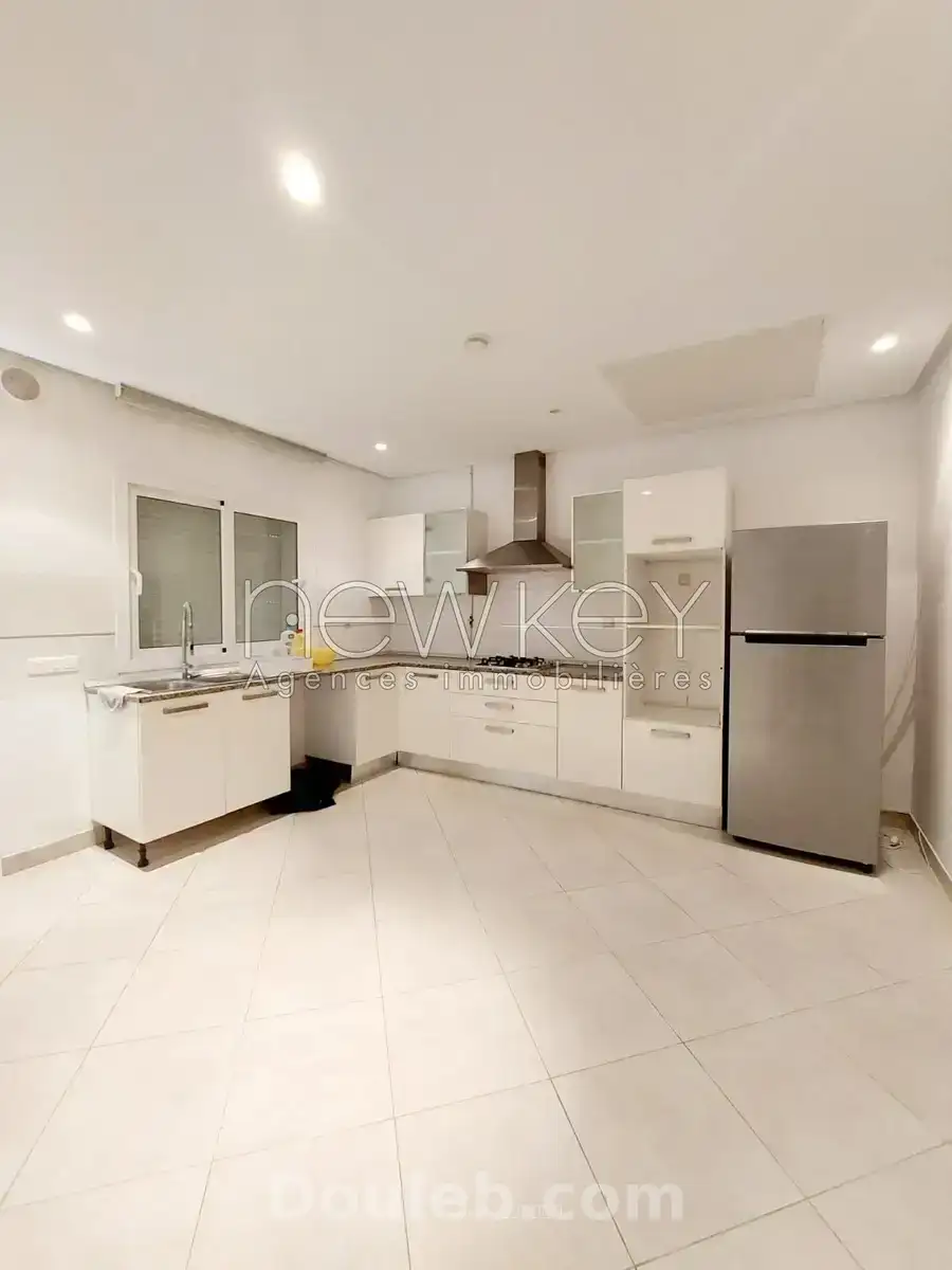 Une villa meublée à gammarth - Miniature 4