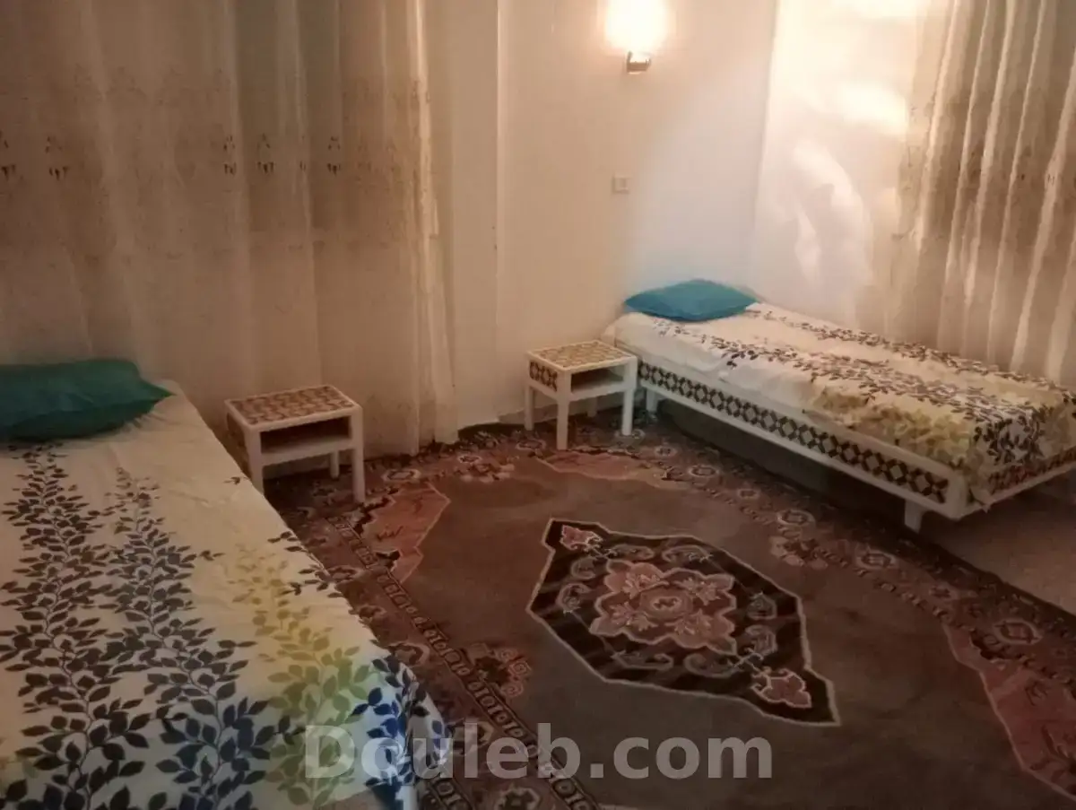 Spacieux étage villa richement meublé - Miniature 3