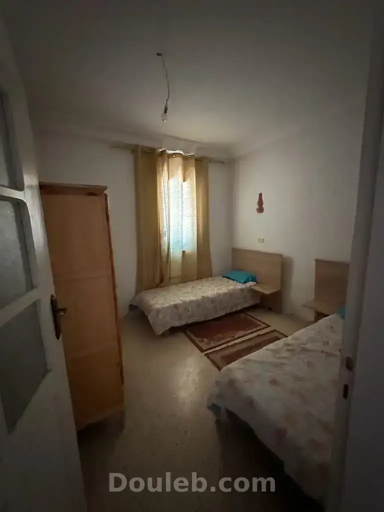 Spacieux étage villa richement meublé - Miniature 4