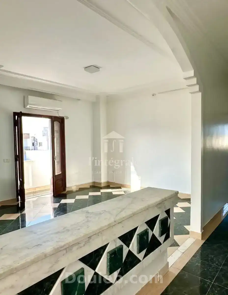 Etage de villa s4 à usage bureautique alain savary - Photo 1