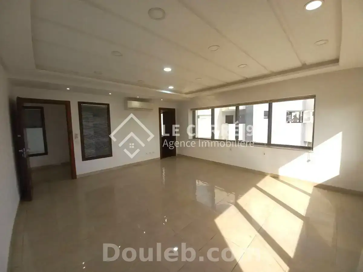 Un bureau a6 au lac 2 - Miniature 2