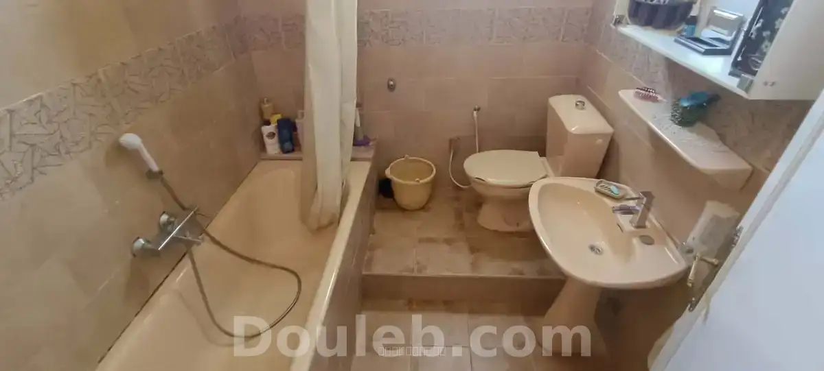 Spacieux etage de villa mutuelleville - Miniature 2