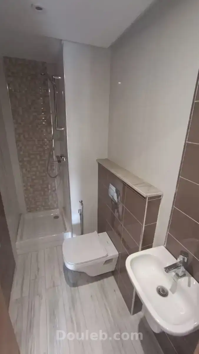 Bureau ht standing grand accueil et 03 pieces - Miniature 3