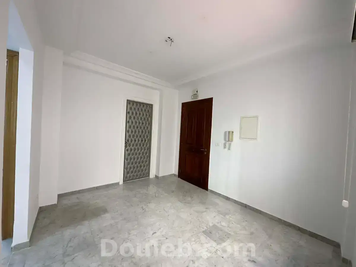 Bureau a2 à ennasr 2 hedi nouira - Miniature 3