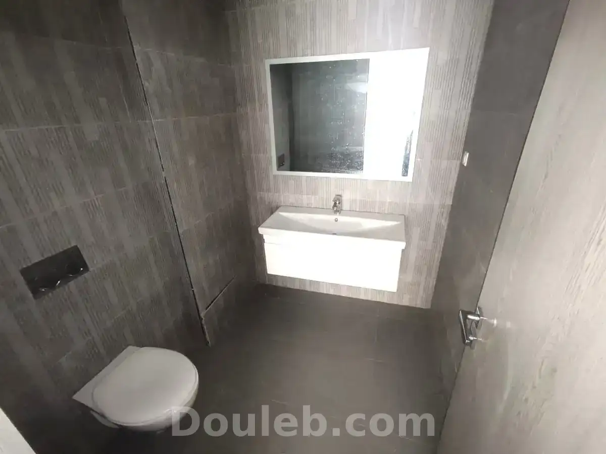 Un plateau de 183m2 au lac 2 - Miniature 5