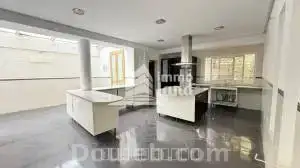 Une villa de 751m2 terrain et 450m2 - Miniature 4