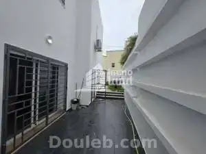 Villa de 452m2 terrain et 400m2 btit - Miniature 3