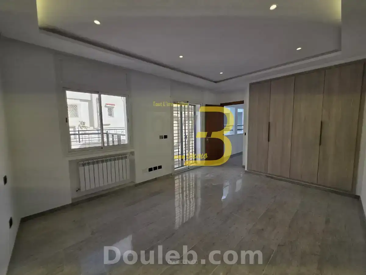 Villa jamais habitée à ennasr - Miniature 4