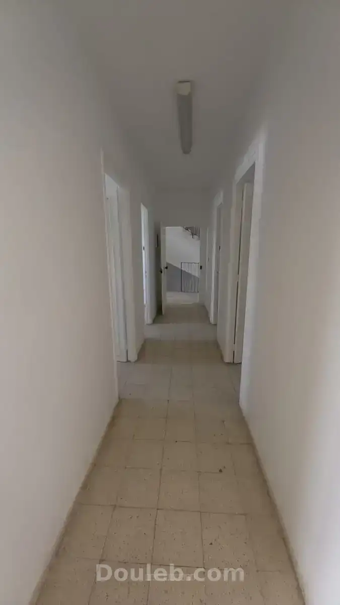 Al bureau s4 ariana ville - Miniature 2