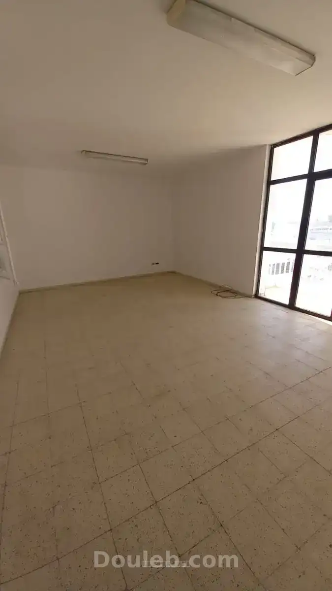 Al bureau s4 ariana ville - Miniature 3