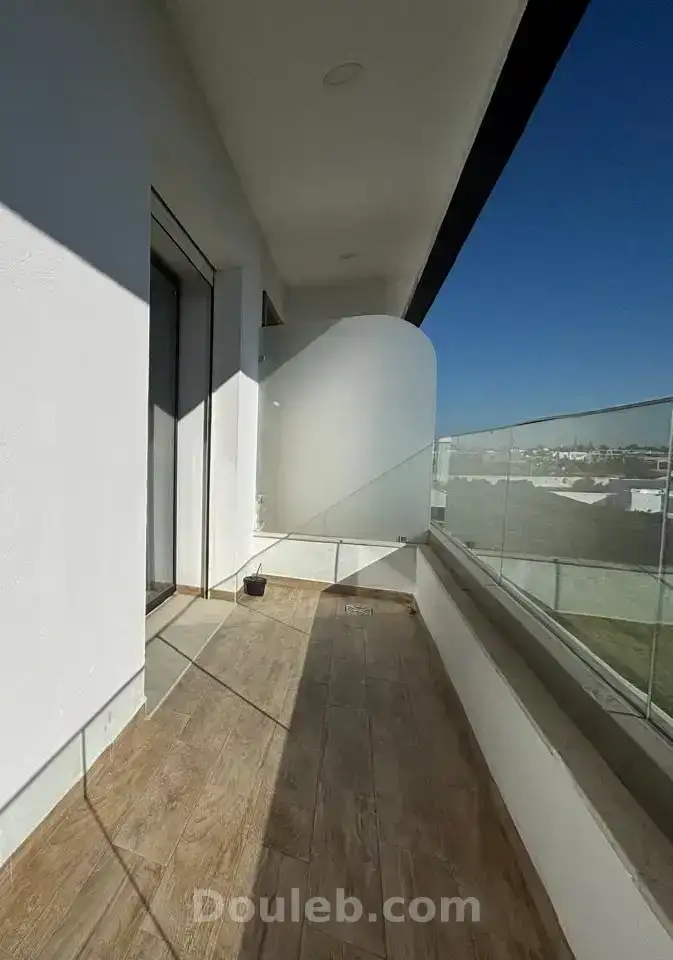 Bureau h2 de 100m2 à la soukra - Miniature 3