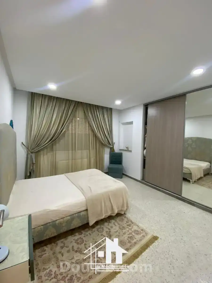 Joli s2 meublé aux jardin de carthage - Miniature 3