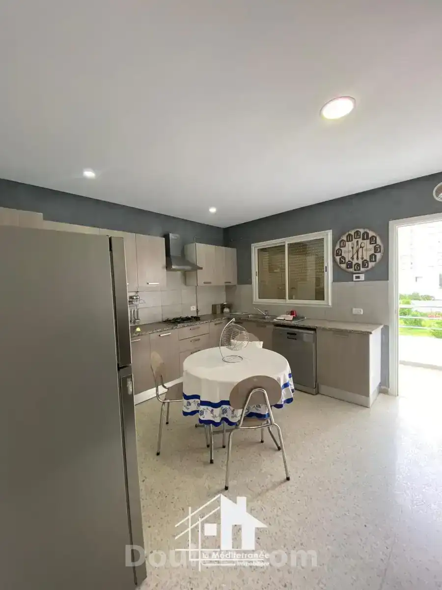 Joli s2 meublé aux jardin de carthage - Miniature 4