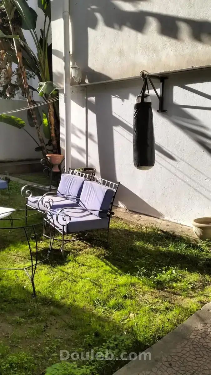 Beau rdj s2 meublé avec grand jardin - Miniature 2