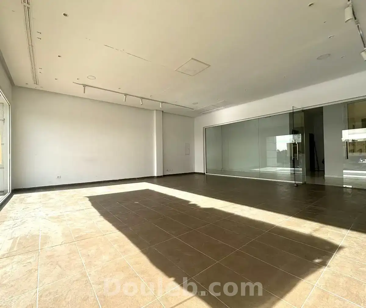 Local commercial sur la route de la marsa - Photo 1