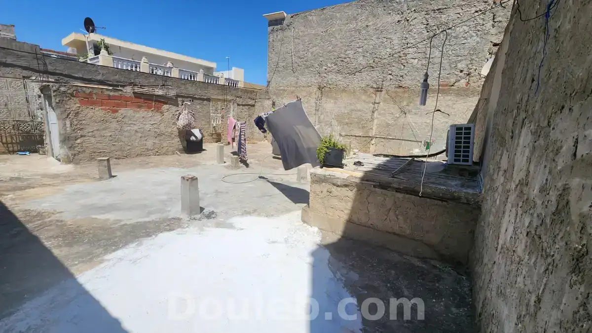 Maison plus 2 garages - Miniature 4