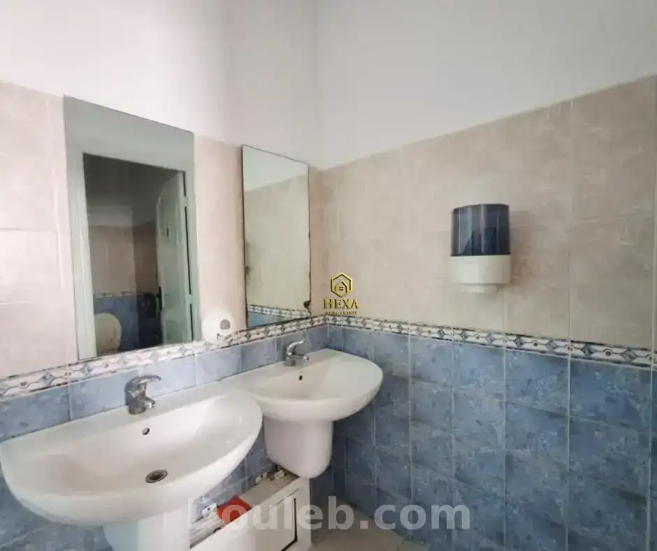 Hall 7 au lac à usage bureautique - Miniature 2