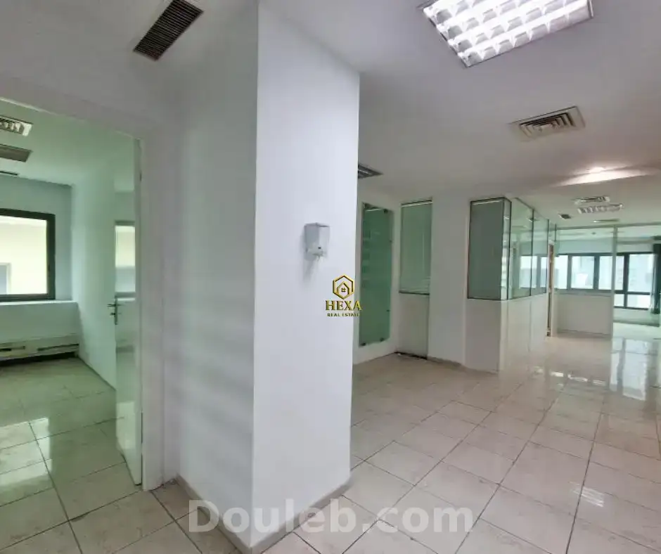 Hall 7 au lac à usage bureautique - Miniature 3