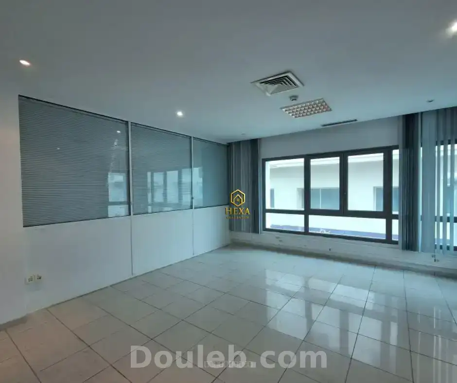 Hall 7 au lac à usage bureautique - Miniature 4