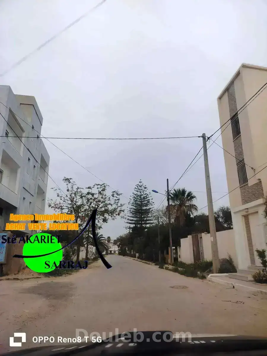 Terrain 214m zone des villas à akouda - Miniature 2