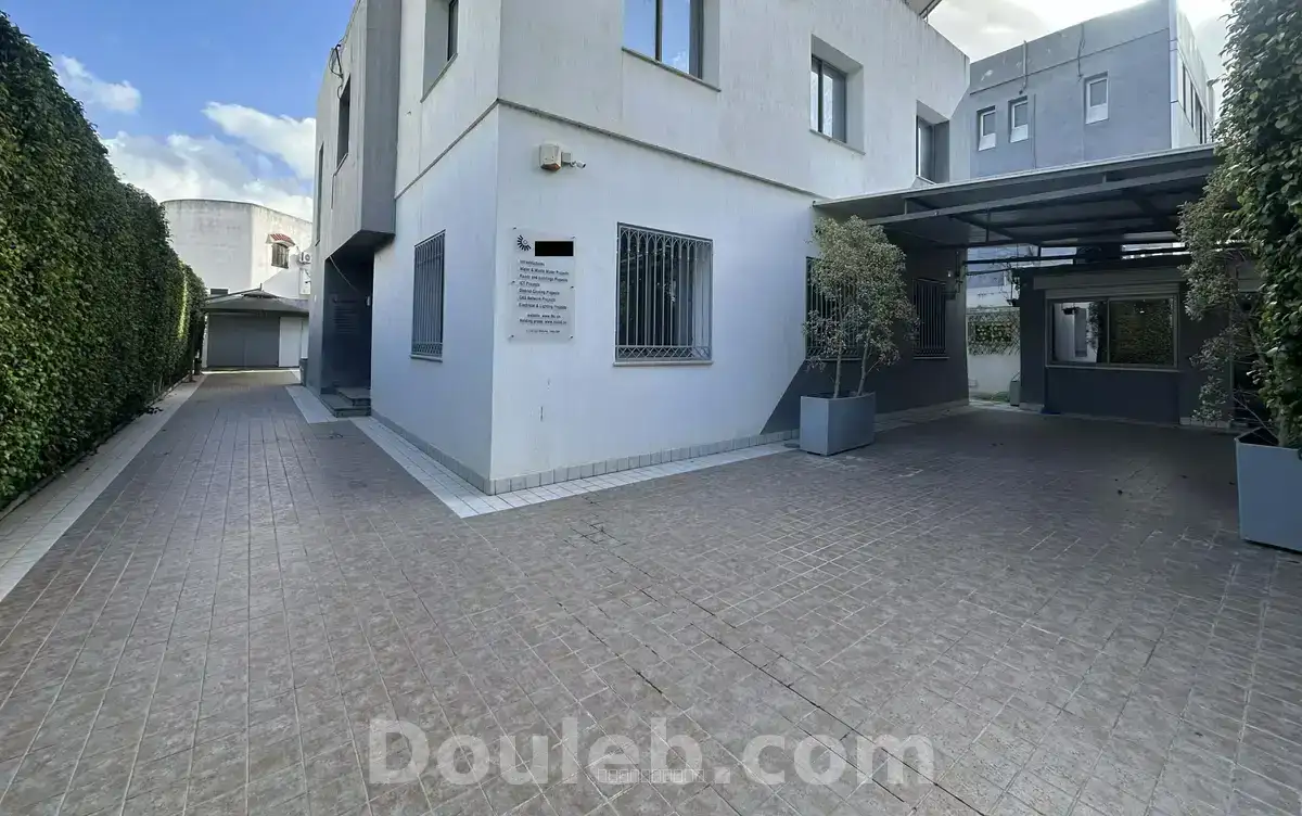 Immeuble bureautique meublé à menzah 1 - Miniature 2