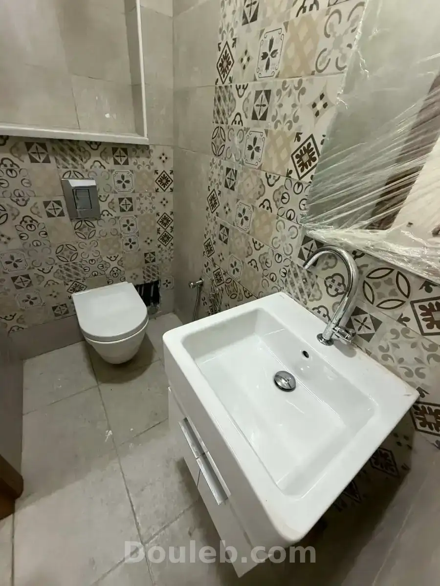 Local commercial aménagé de 40m à ennasr 2 - Miniature 5