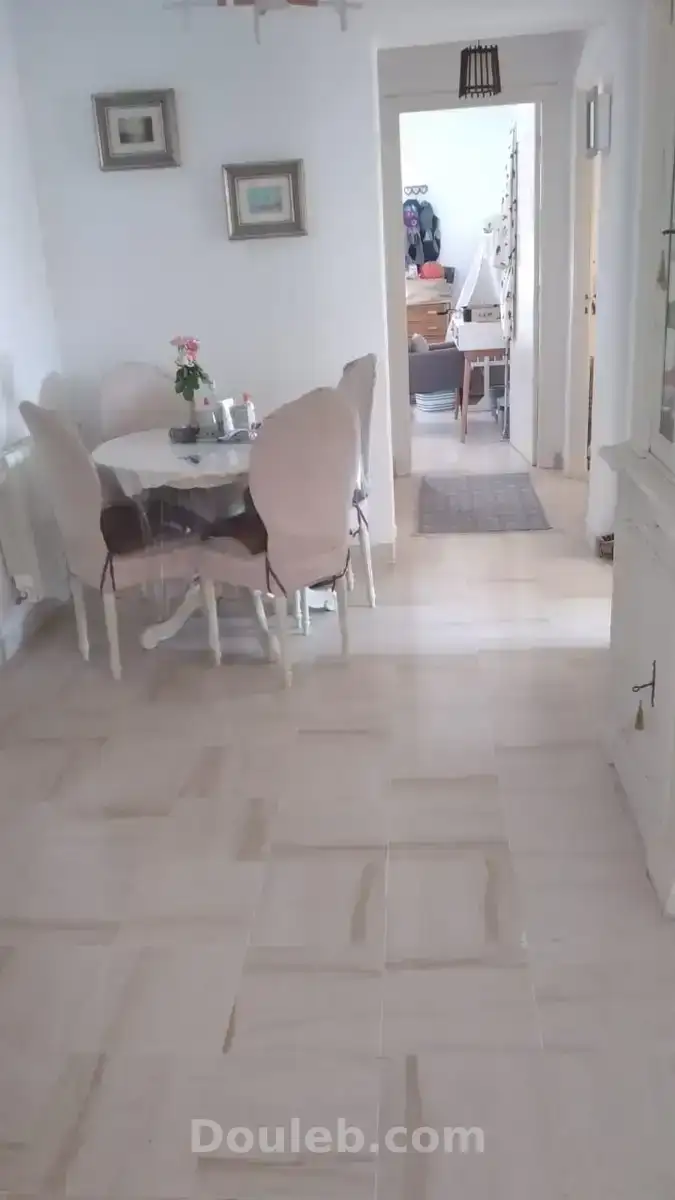 S2 près showroom mazda - Miniature 2