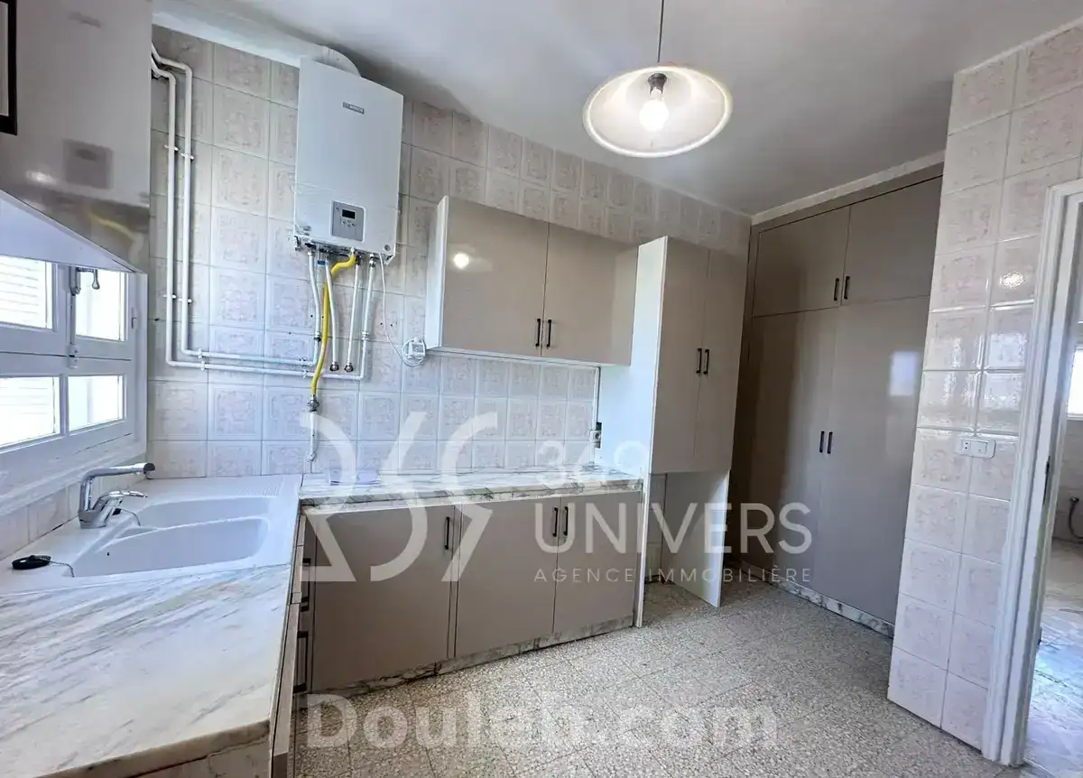 Eatge avec terrasse à marsa ville ref ra146 - Miniature 2