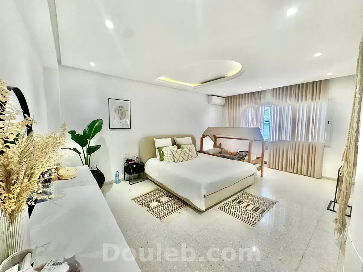 Villa s4 avec piscine et jardin à la marsa - Miniature 3