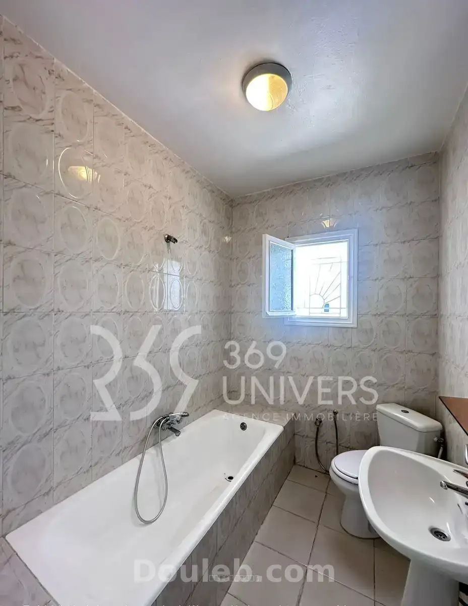 Eatge avec terrasse à marsa ville ref ra146 - Miniature 4