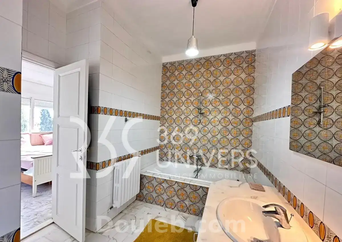 Villa meublée avec piscine à gammarth ref rh165 - Miniature 2