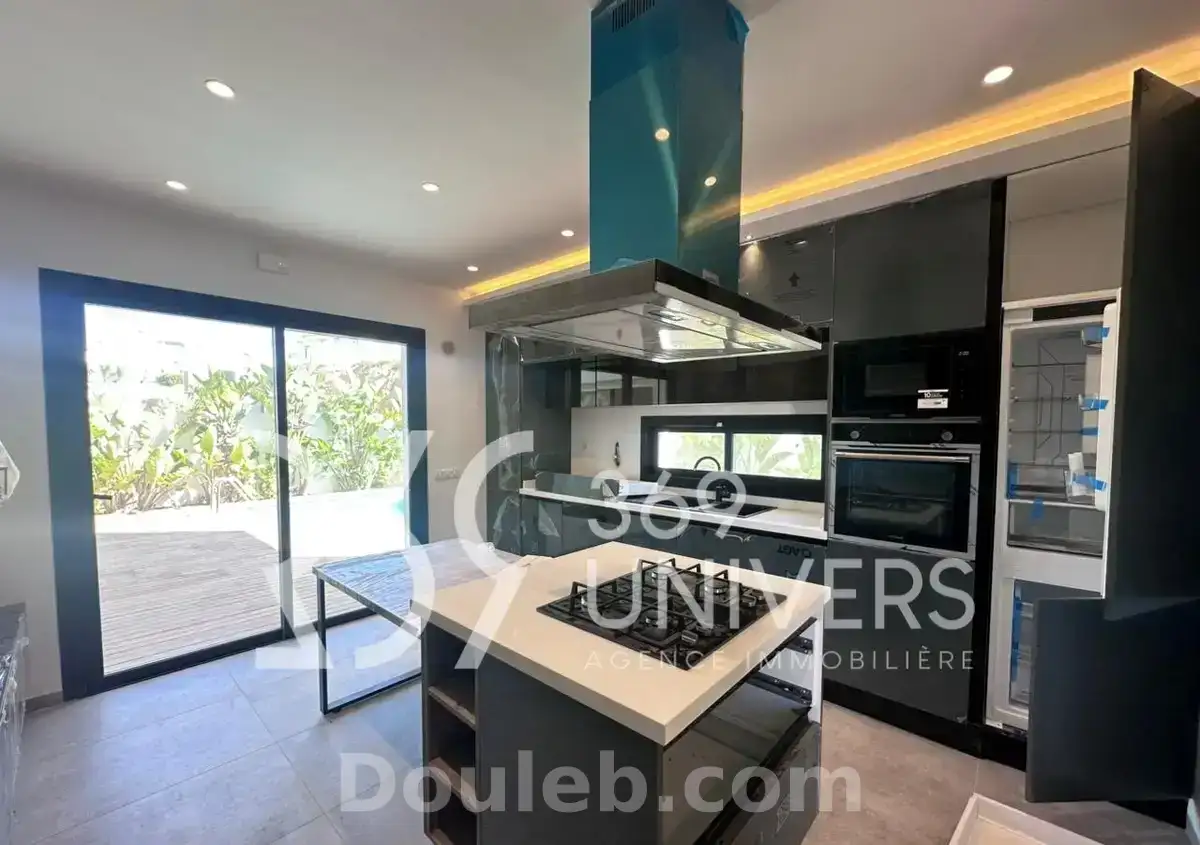 Triplex avec piscine à gammarth ref sh025 - Miniature 2