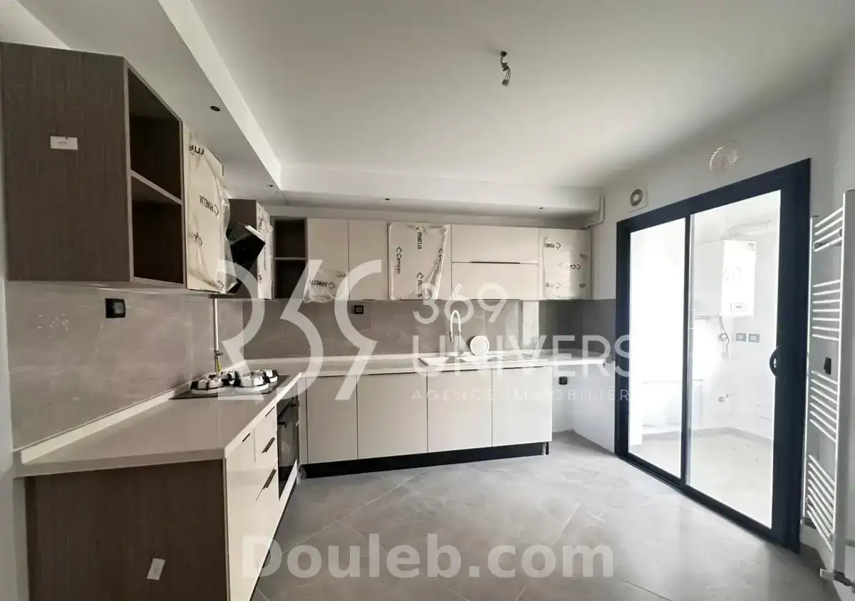 Appartement avec balcon au jardins de carthage - Miniature 3