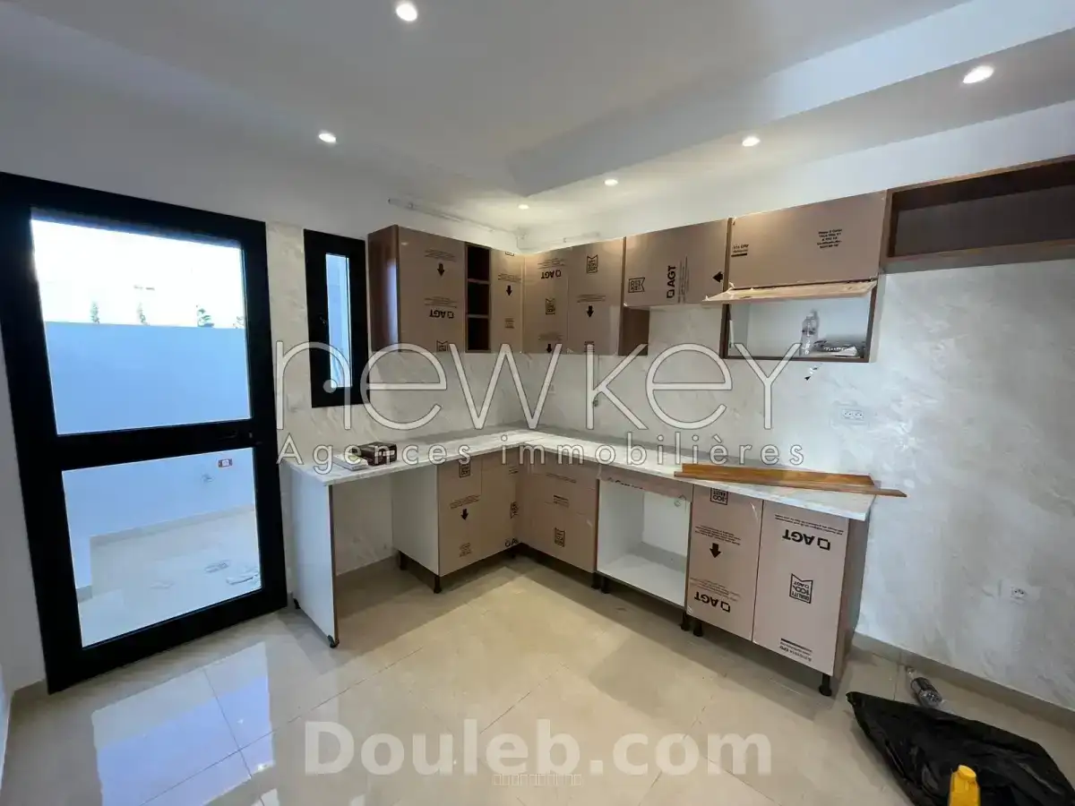 H1 à la marsa réf 8785a - Miniature 3