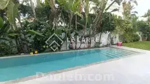 Une villa avec piscine au lac 2 - Miniature 4