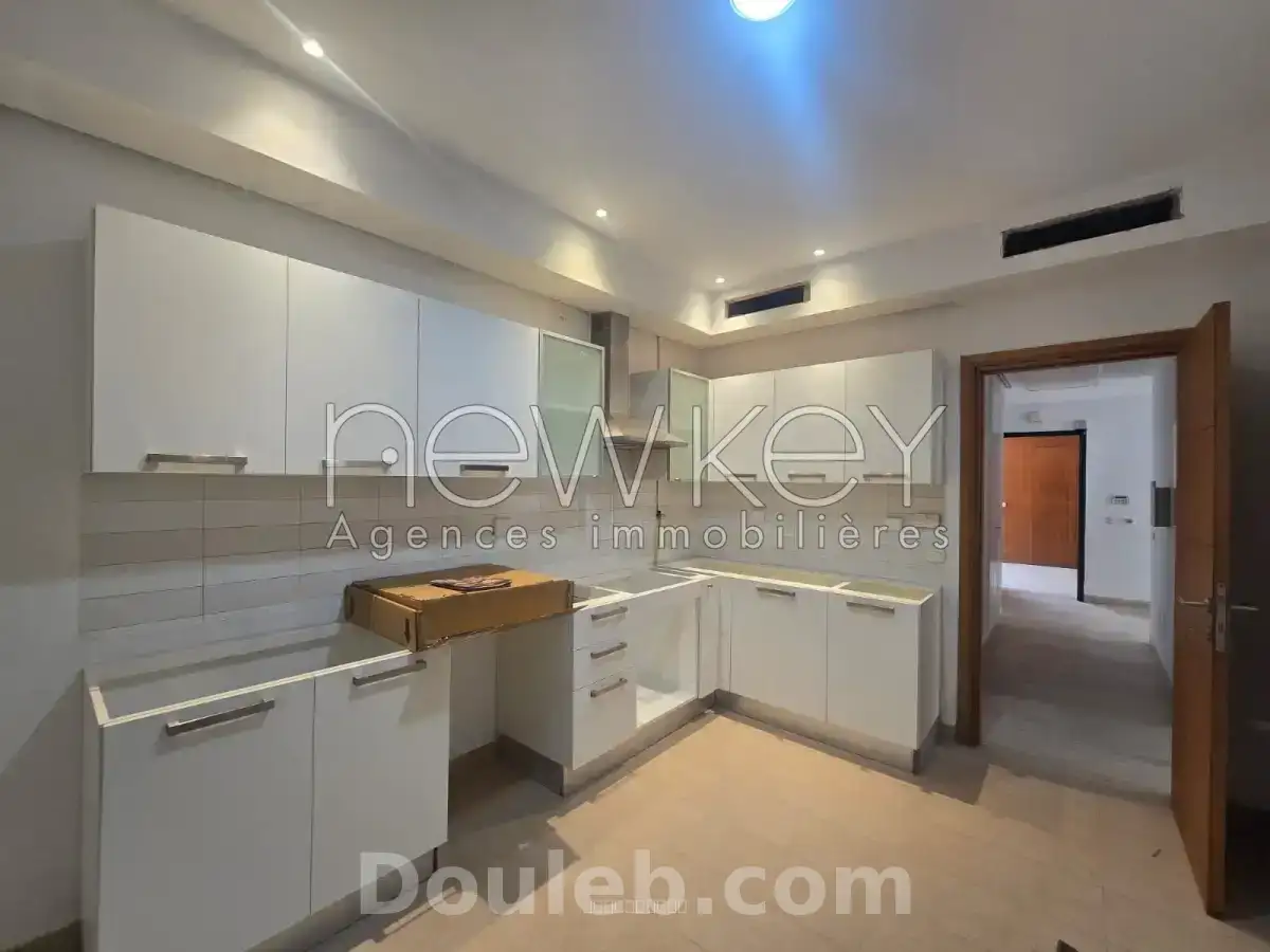 S2 luxueux à la marsa avec deux suites - Miniature 4