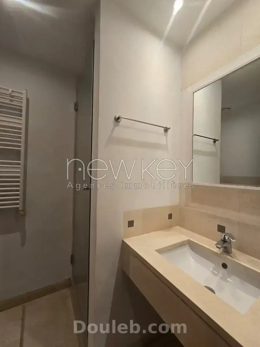 S2 luxueux à la marsa avec deux suites - Miniature 5