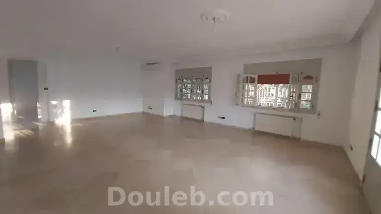 Etage de villa a la marsa - Miniature 3