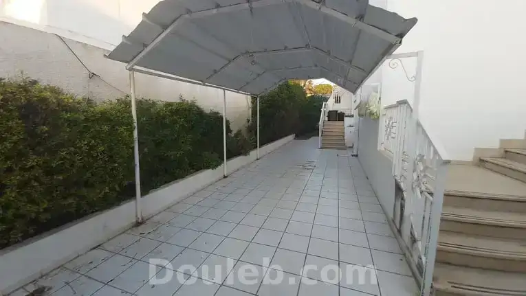 Etage de villa a la marsa - Miniature 4