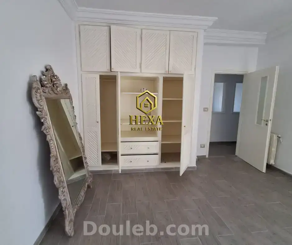 Appartement s3 avec terrasse à la marsa - Miniature 2