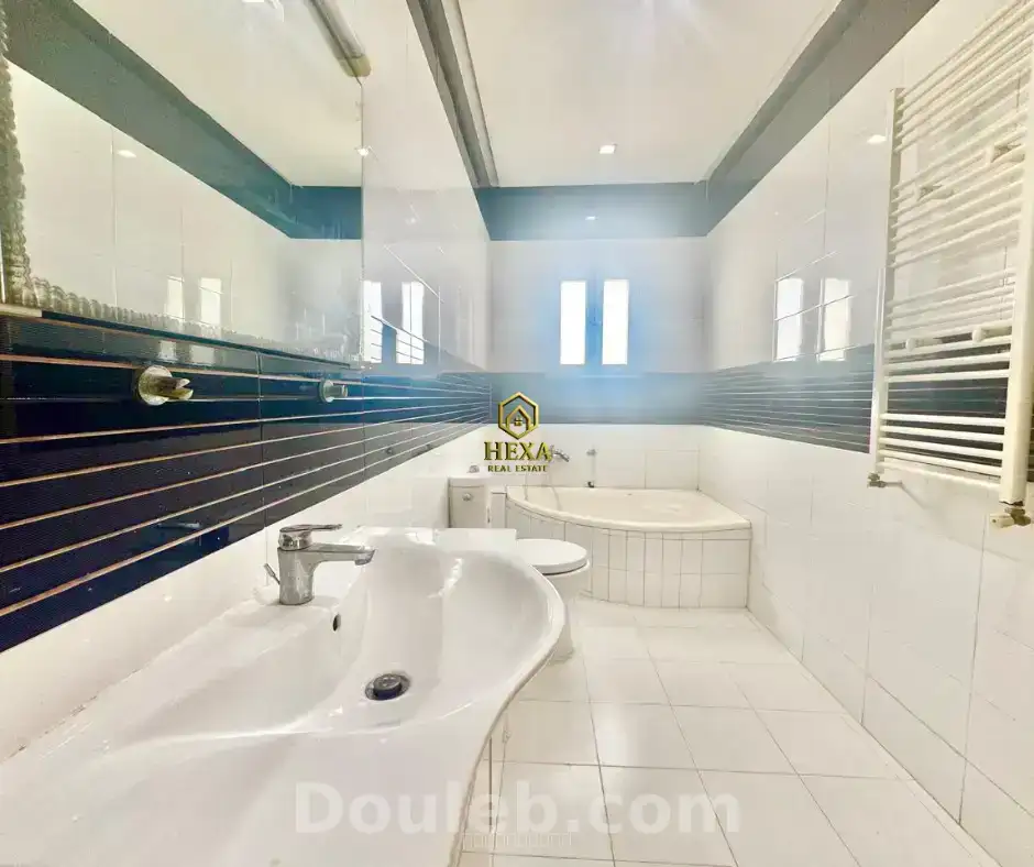 Etage de villa s4 à la marsa - Miniature 3