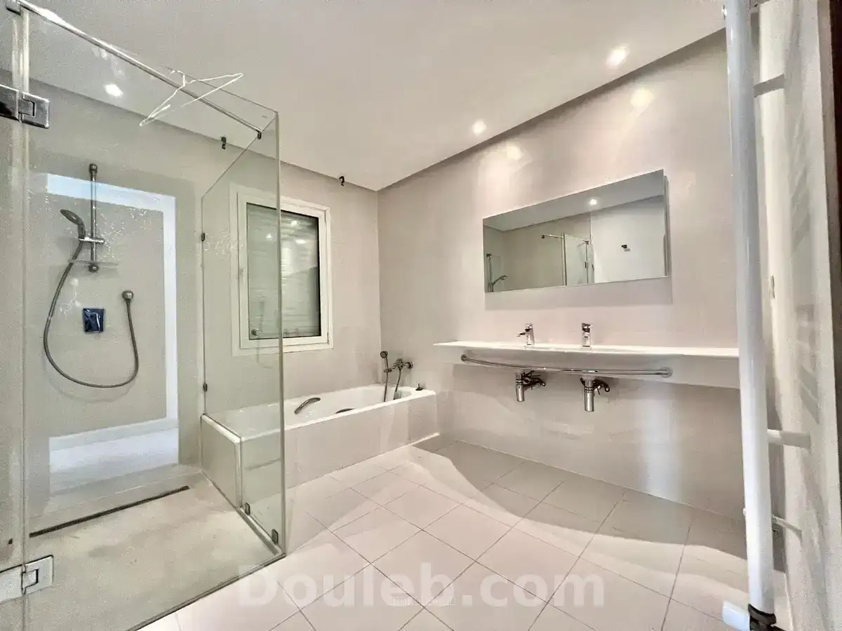 Villa s4 avec piscine à gammarth - Miniature 4