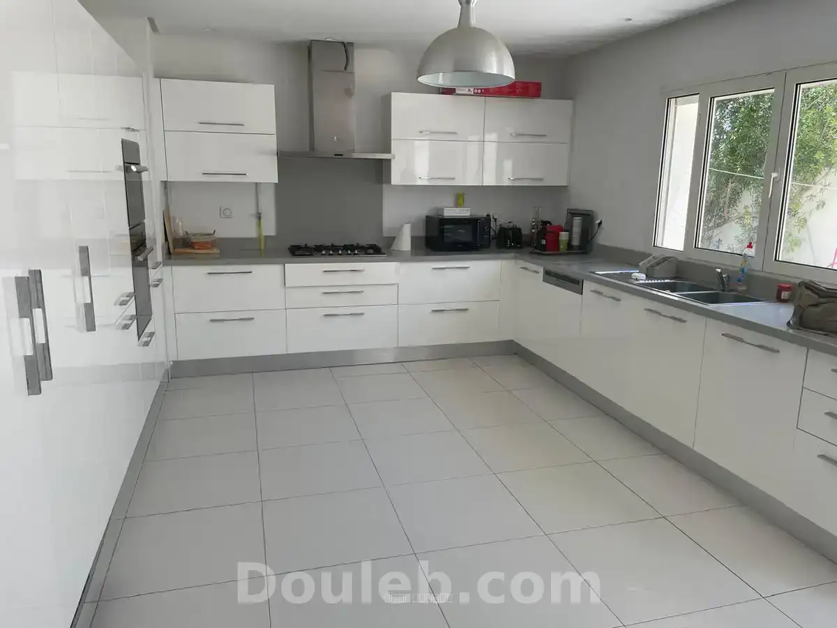 Villa s4 avec piscine à gammarth - Miniature 5