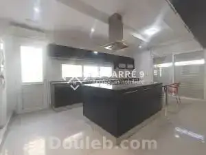 Une villa avec piscine au lac 2 - Miniature 3