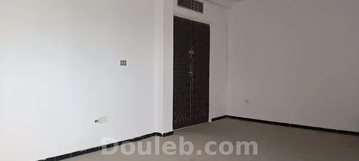 Bureau a4 moyen standing au manar 3 - Miniature 2