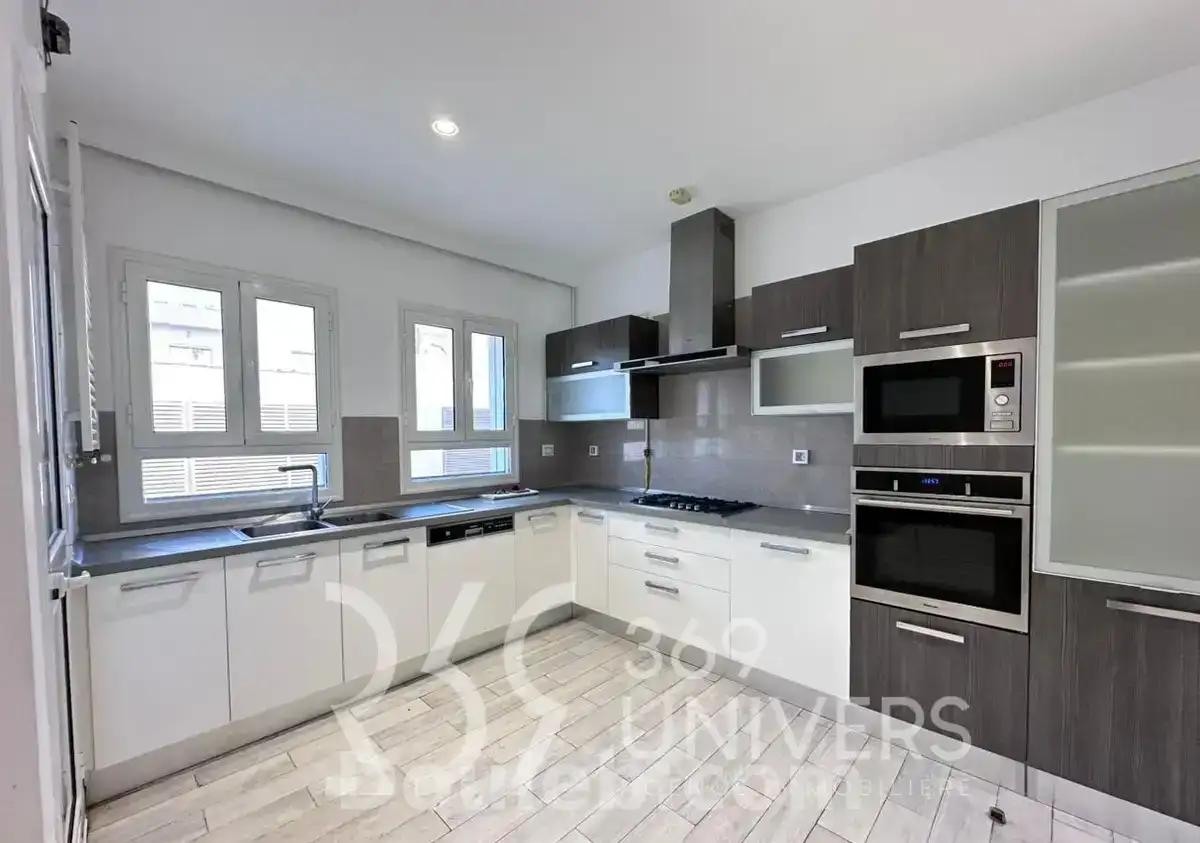 Triplex avec piscine à gammarth ref rd073 - Miniature 3