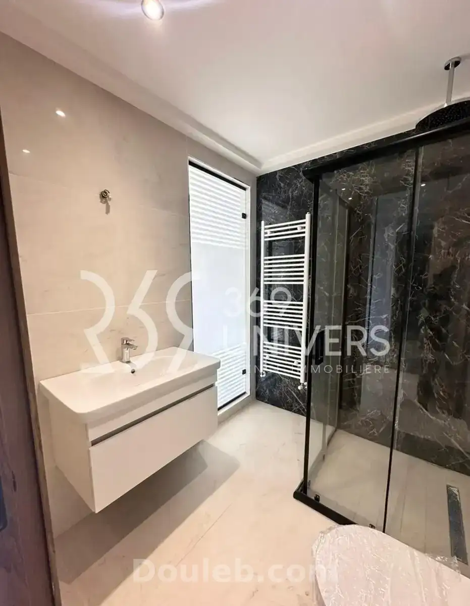 Triplex avec piscine au jardins de carthage - Miniature 4