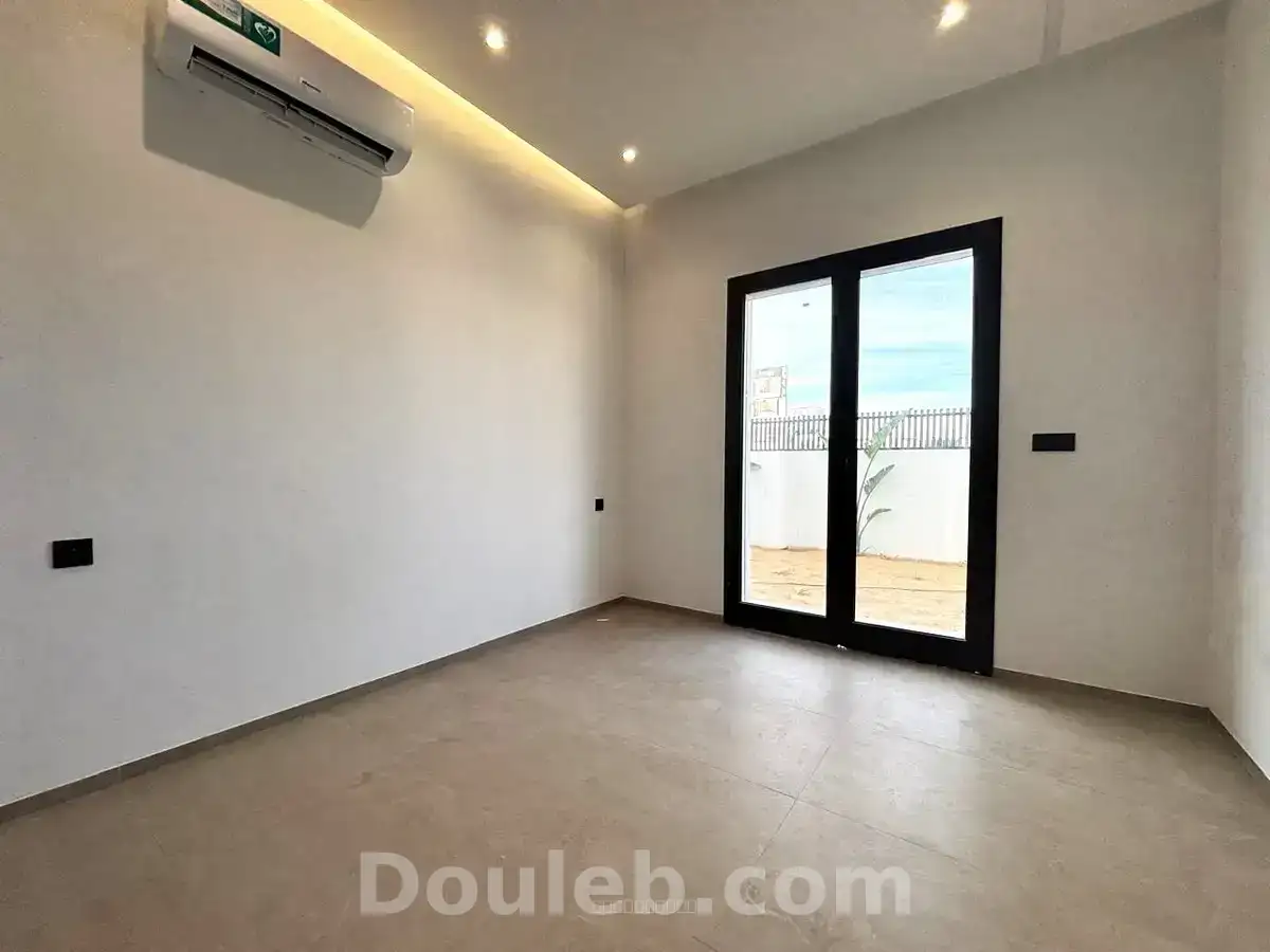 Appt s2 au rdc à chotrana 1 - Miniature 4