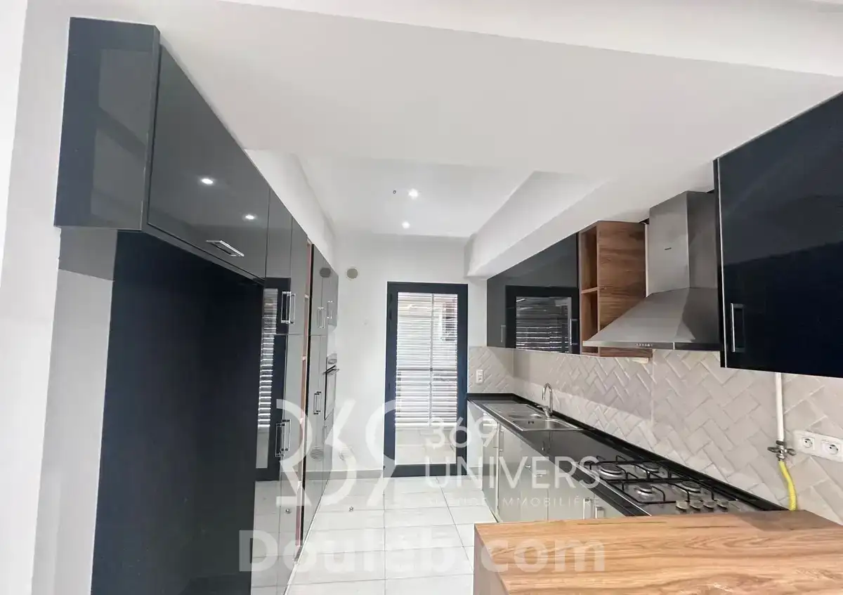 Appartement avec balcon aux jdc ref ra151 - Miniature 2